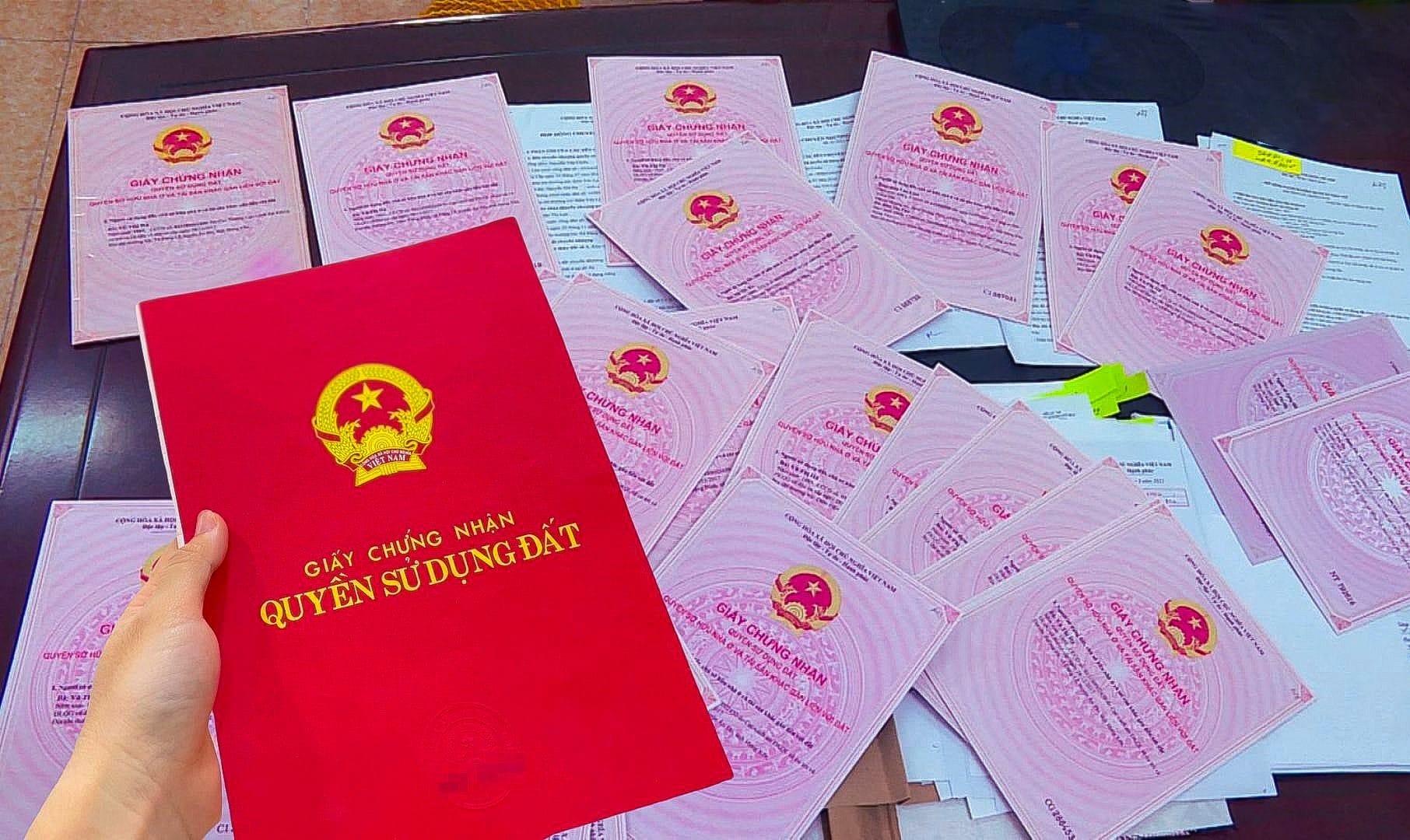 Thủ tục mua bán nhà đất có sổ đỏ, sổ hồng tại Thiên Khôi